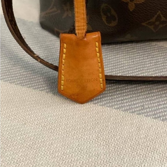 *SOLD* Louis Vuitton - Montaigne MM Monogram Handbag - Picture 12 of 12